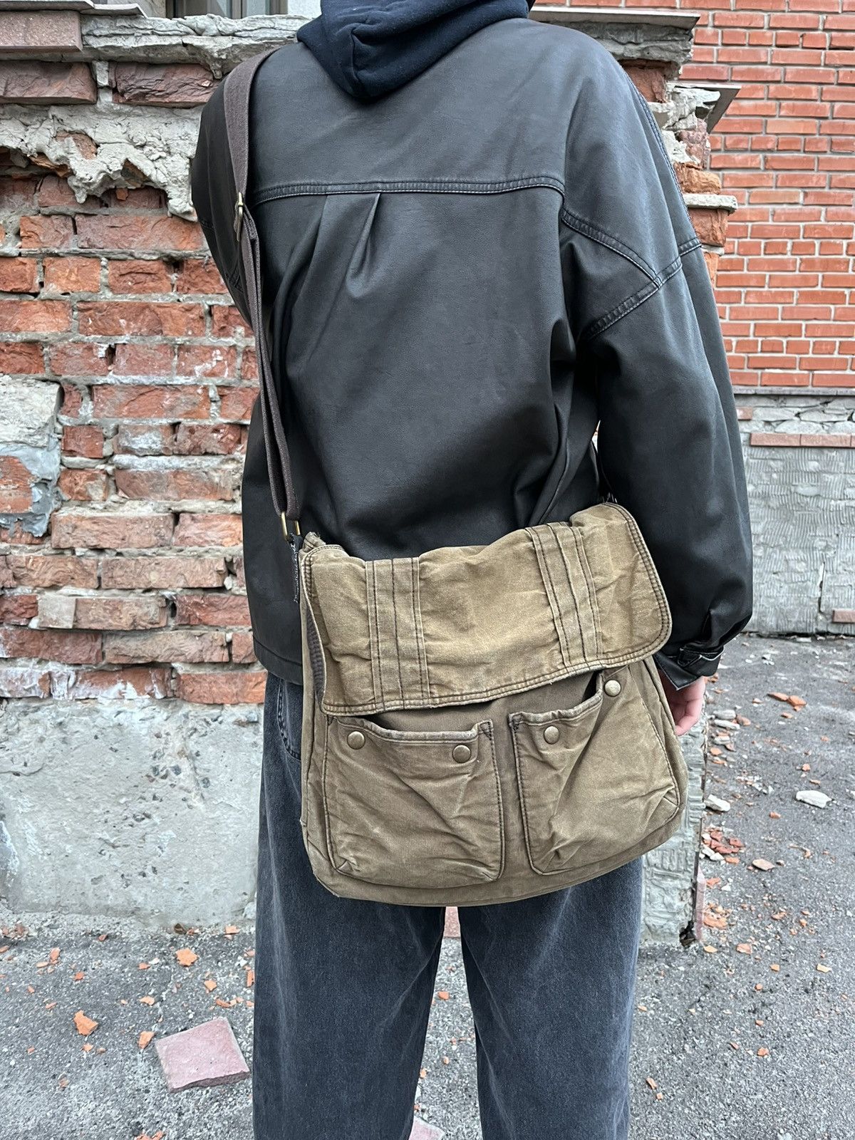Other Vintage Canvas Messenger Bag Distressed Brown Large Size ONE SIZE - 2 Thumbnail