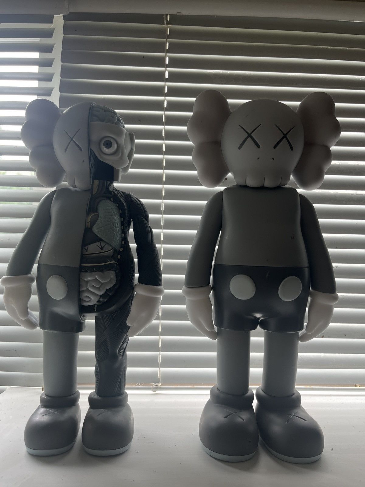 Kaws × Medicom Toy × Original Fake KAWS OriginalFake Companion 2006 Set Grey + Dissected Size ONE SIZE - 7 Thumbnail