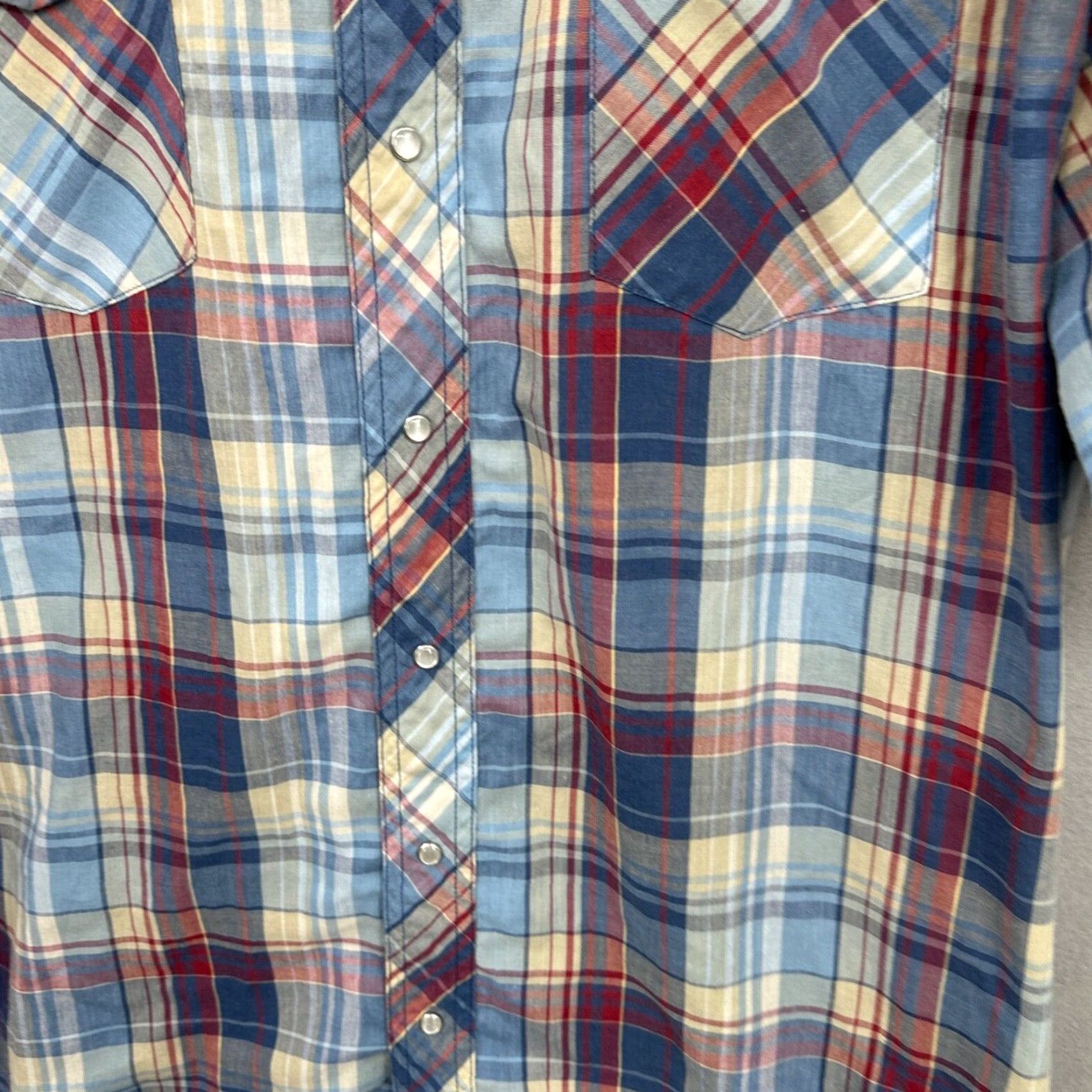 Wrangler VINTAGE Wrangler Shirt Mens XL Pearl Snap Western Short Sleeve Long Tails READ Size US XL / EU 56 / 4 - 6 Thumbnail