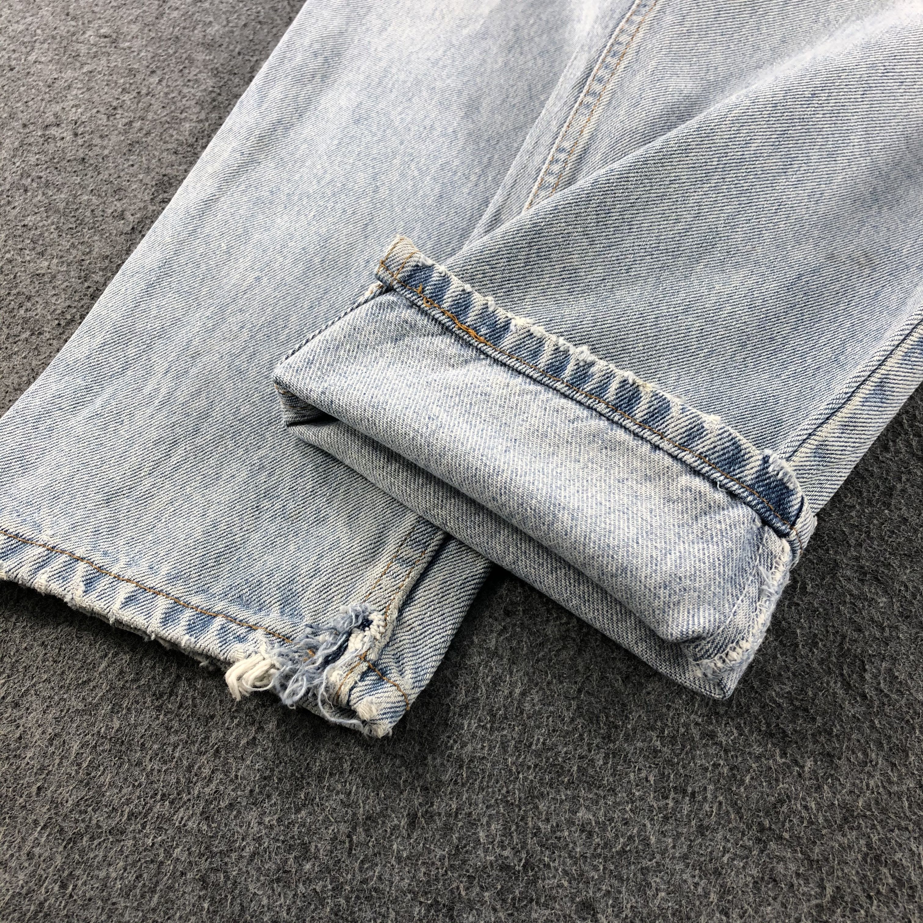 Levi's Vintage 90s Light Wash Levis Jeans- J1301 Size US 33 - 7 Thumbnail