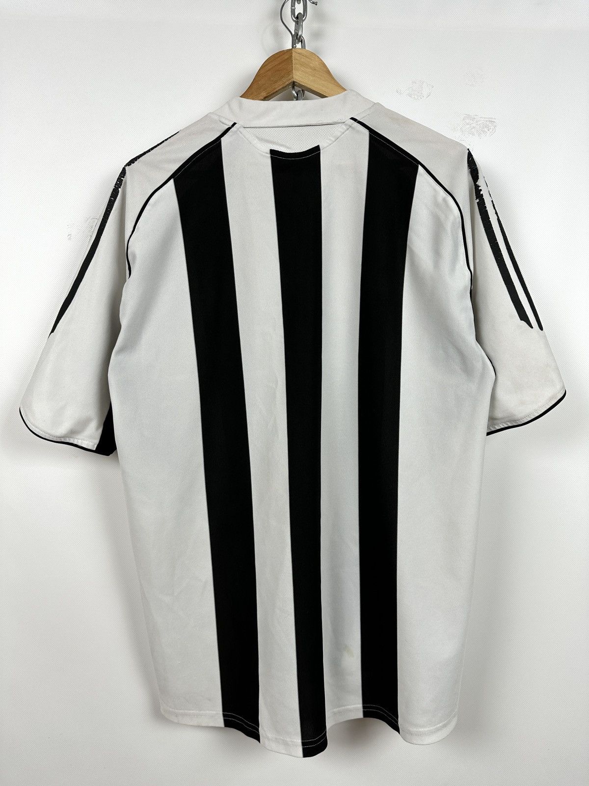 Adidas 2005/07 Adidas Newcastle United Vintage Soccer Jersey Size US L / EU 52-54 / 3 - 18 Thumbnail