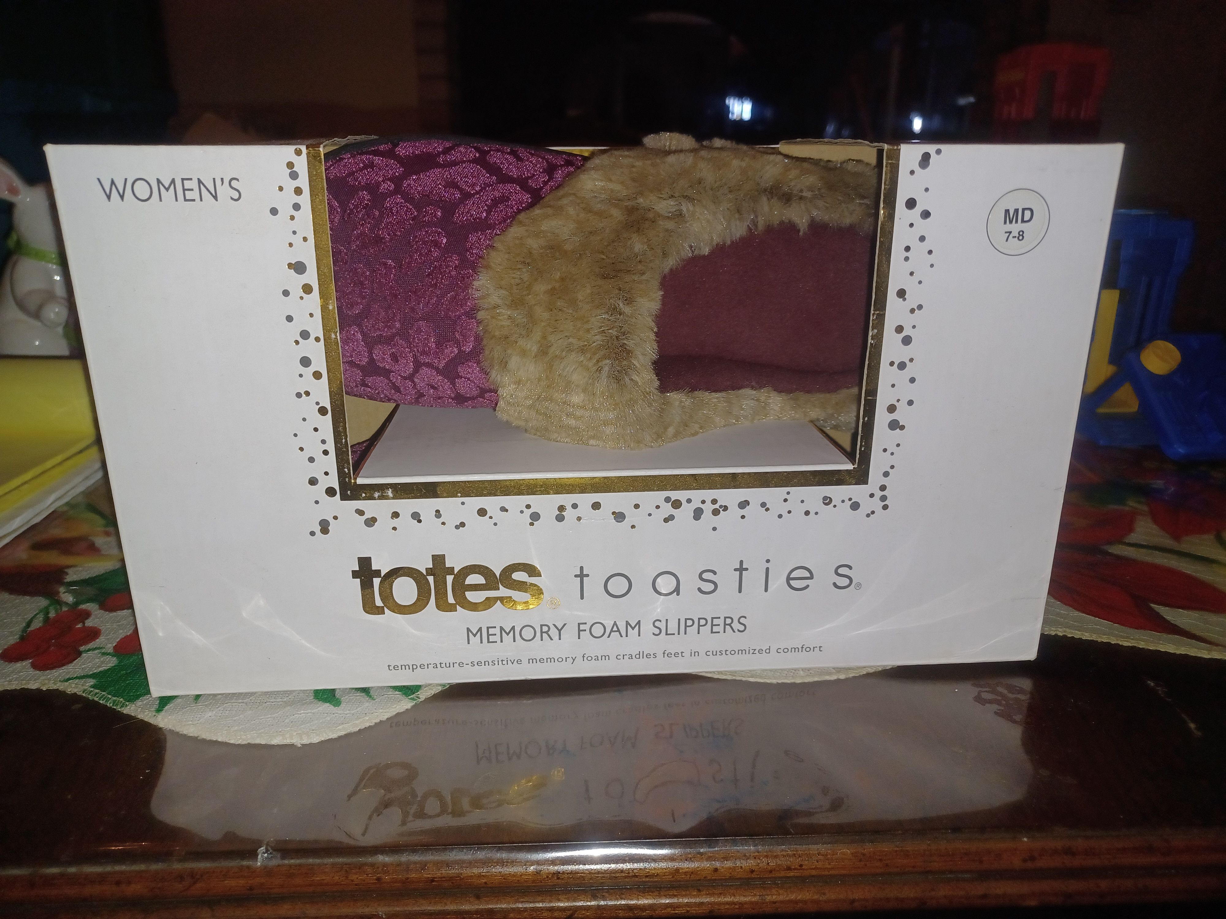 Other Totes Toasties Memory Foam Slippers NWT MD 7-8 Size US 7 / IT 37 - 2 Thumbnail