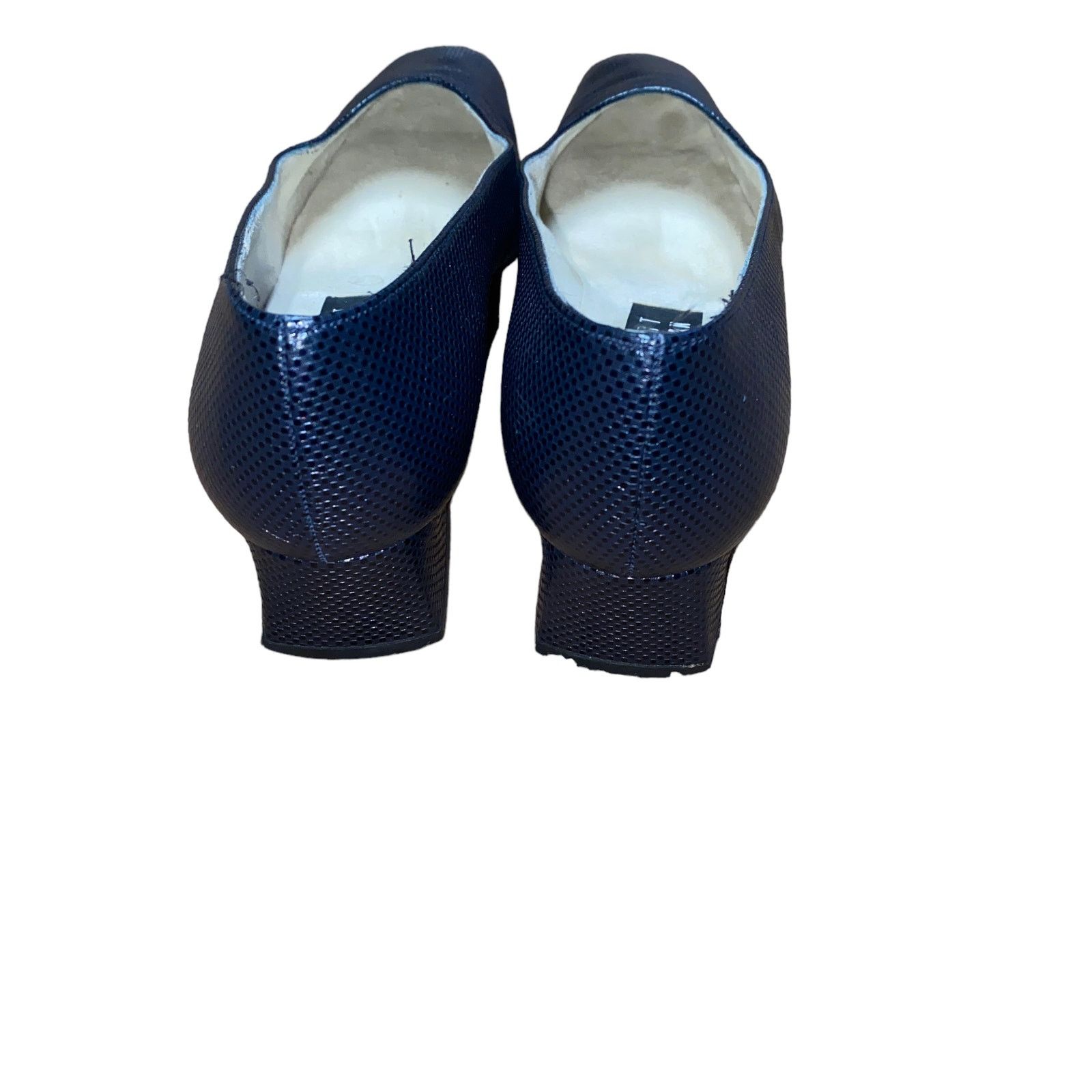 Stuart Weitzman Stuart Weitzman Navy Blue Textured Leather Block Heels 7 AA Size US 7 / IT 37 - 6 Thumbnail