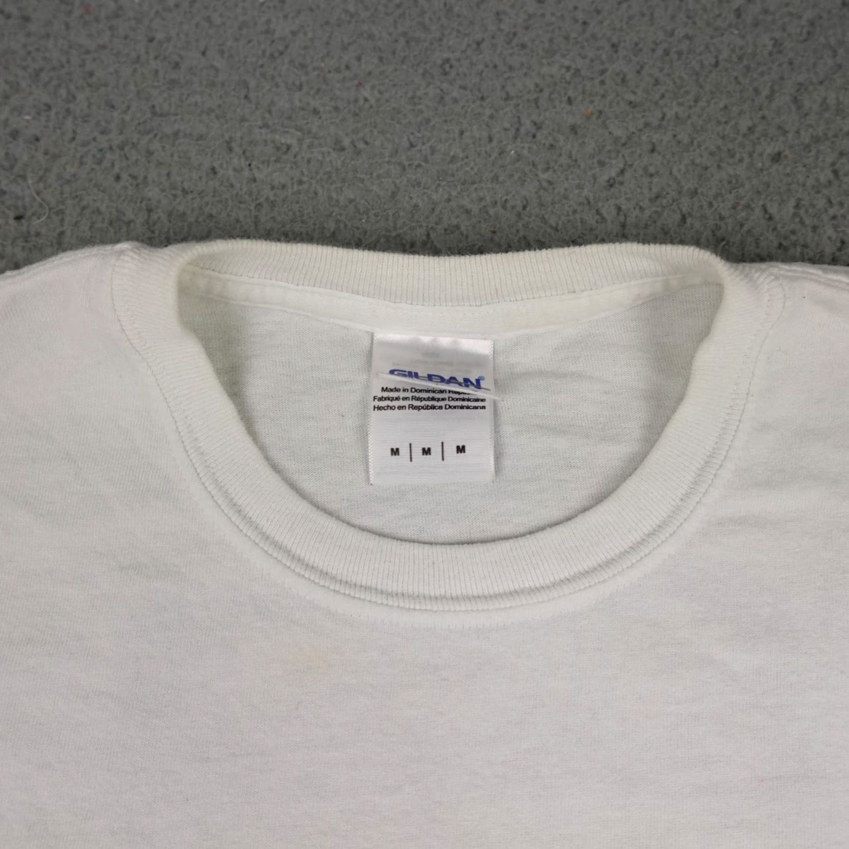 Gildan VINTAGE Be In The Zone Shirt Mens Medium White Traffic Drive Size US M / EU 48-50 / 2 - 6 Thumbnail