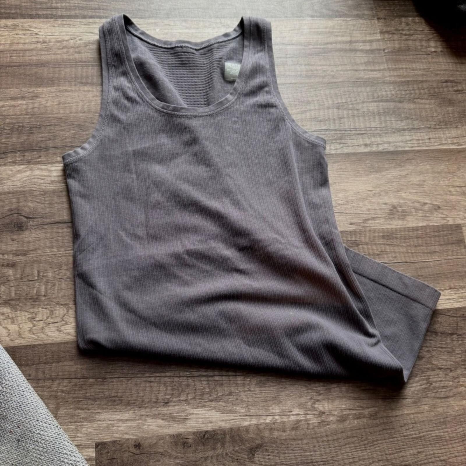 Other Athleta Grey Ribbed Seamless Racerback Tank Top XS Size XS / US 0-2 / IT 36-38 - 1 Thumbnail