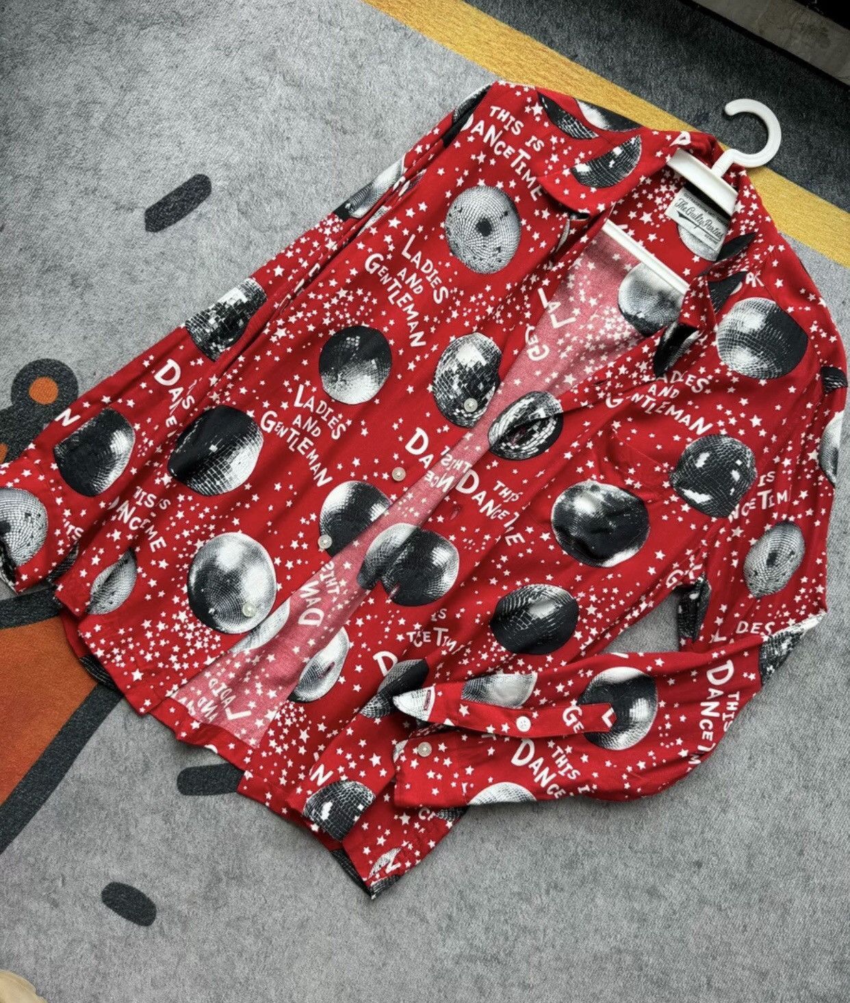 ウェア・シャツ WACKO MARIA Disco Ball & Text Print L ウェア・シャツ WACKO MARIA Disco Ball & Text Print L WACKO