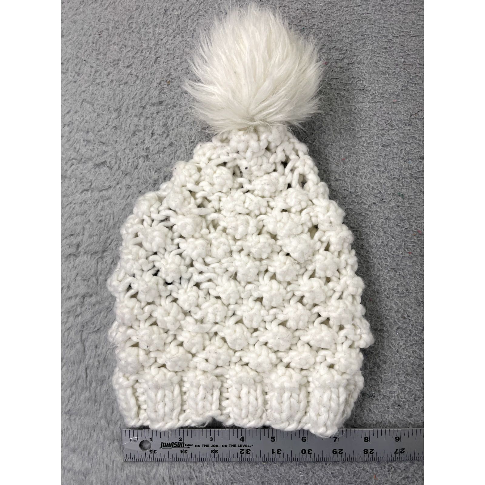 Abercrombie & Fitch Abercrombie & Fitch Beanie Toque Womens OS White Knit Acrylic Est 1892 NY Pom Beanie Womens One Size White Knit Acrylic Faux Fur Ski Theme Size ONE SIZE - 4 Thumbnail
