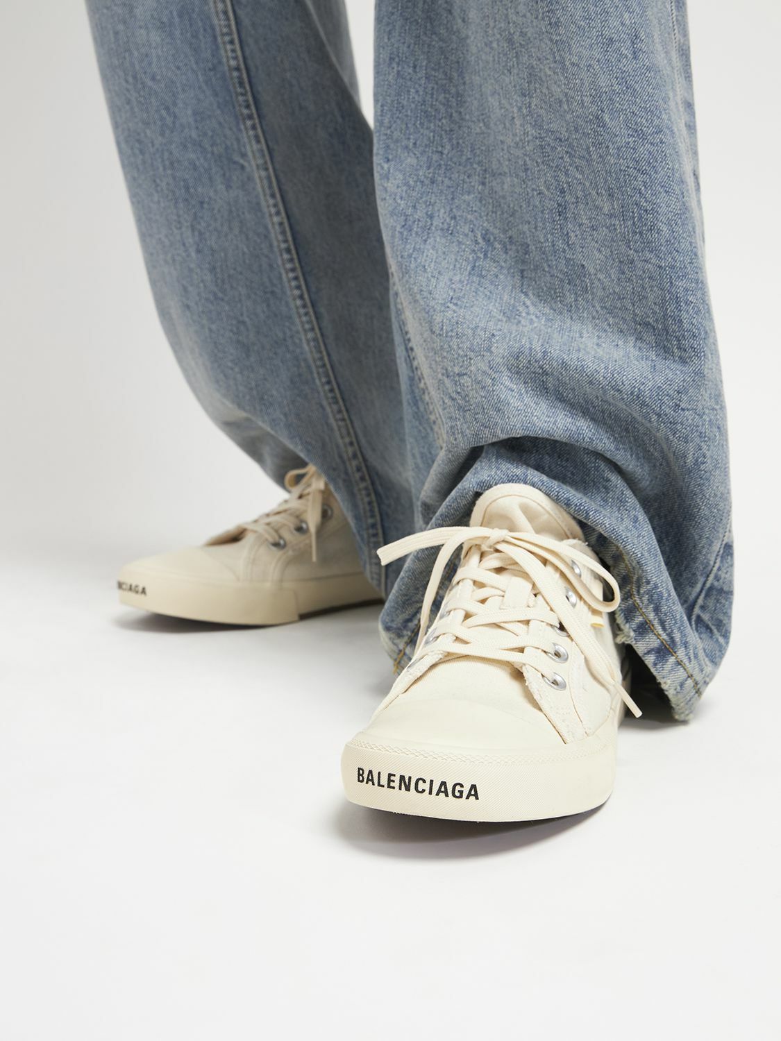 Bottega Veneta White Paris Distressed Logo Trainers Size US 10 / EU 43 - 3 Thumbnail