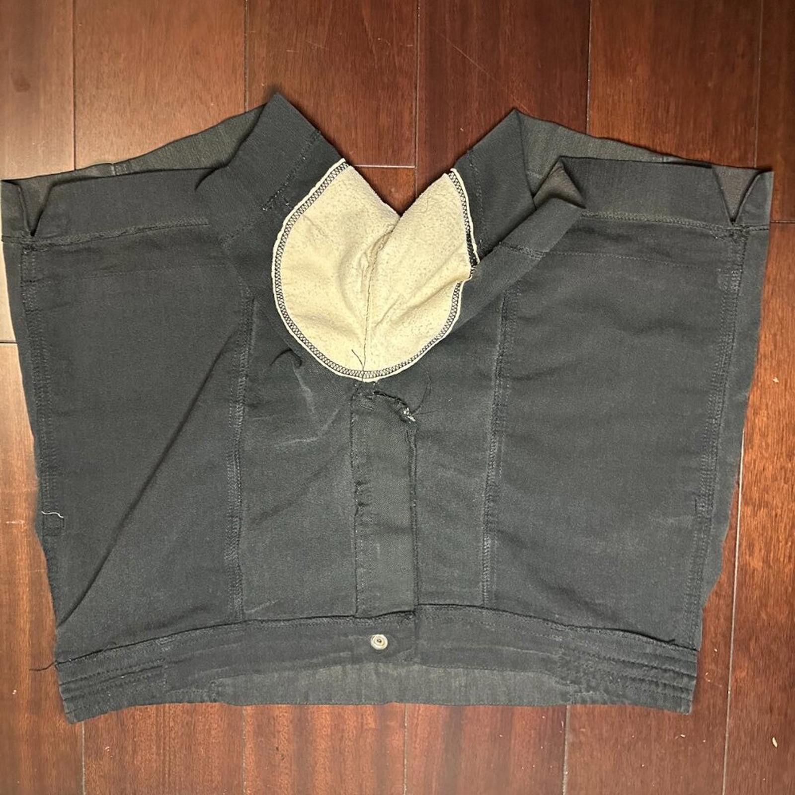 Nike Vintage pair of mens Nike Bike Riding shorts 6/10 condition Size US 34 / EU 50 - 2 Thumbnail