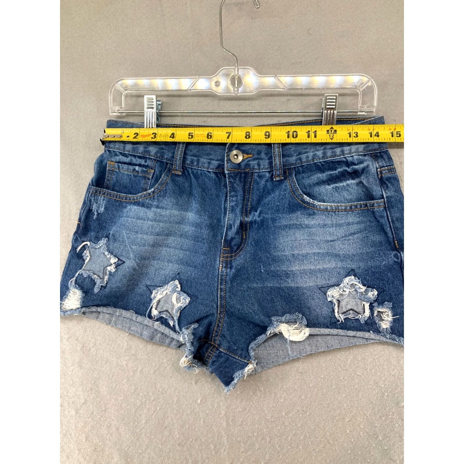 Vintage Altar'd State Womens Shorts 28 Denim Stretch Distressed Raw Hem Star Pocket Size 28" / US 6 / IT 42 - 2 Thumbnail