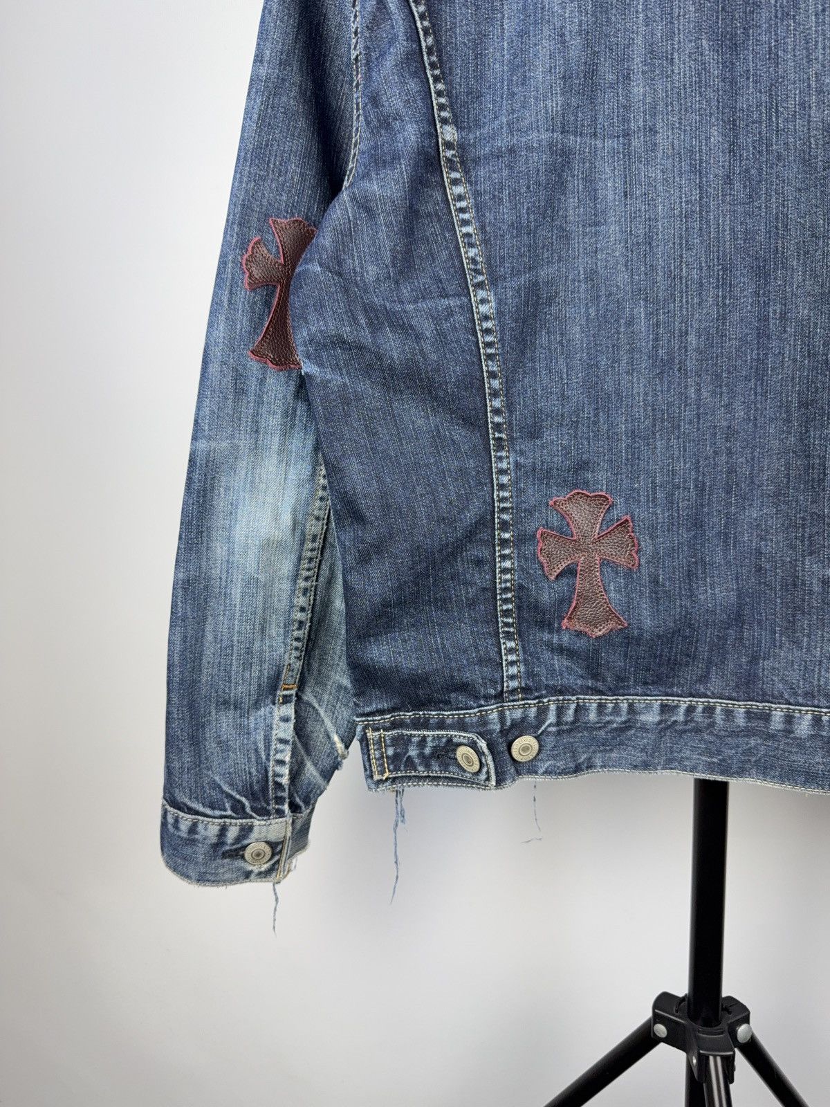 Levi's Vintage Clothing Vintage 90s Archival Chrome Hearts Style Cross Denim Jacket Size US S / EU 44-46 / 1 - 13 Thumbnail