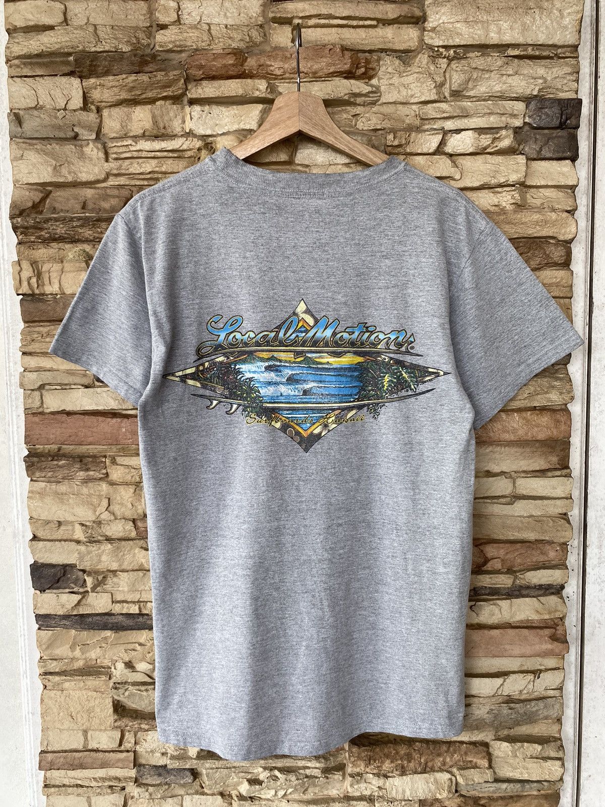 Vintage Vintage 90s Local Motion Backhit Print Surfing Tees Size US S / EU 44-46 / 1 - 1 Thumbnail