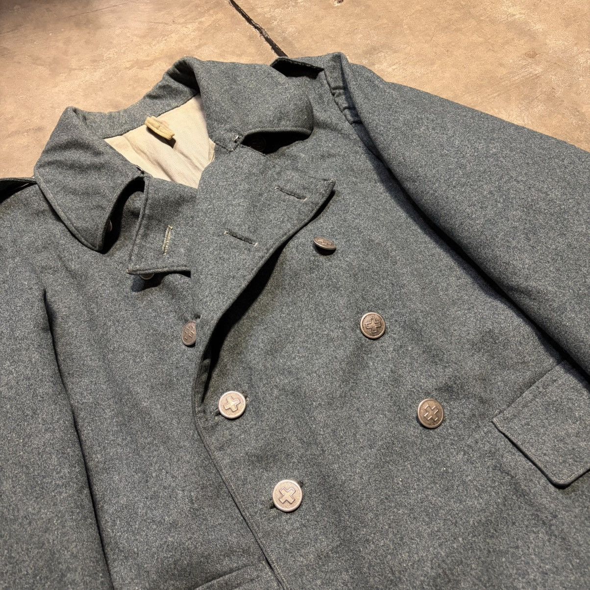 Vintage Vintage Swiss Military Army Medic Trench Overcoat Wool 60s Size US S / EU 44-46 / 1 - 4 Thumbnail