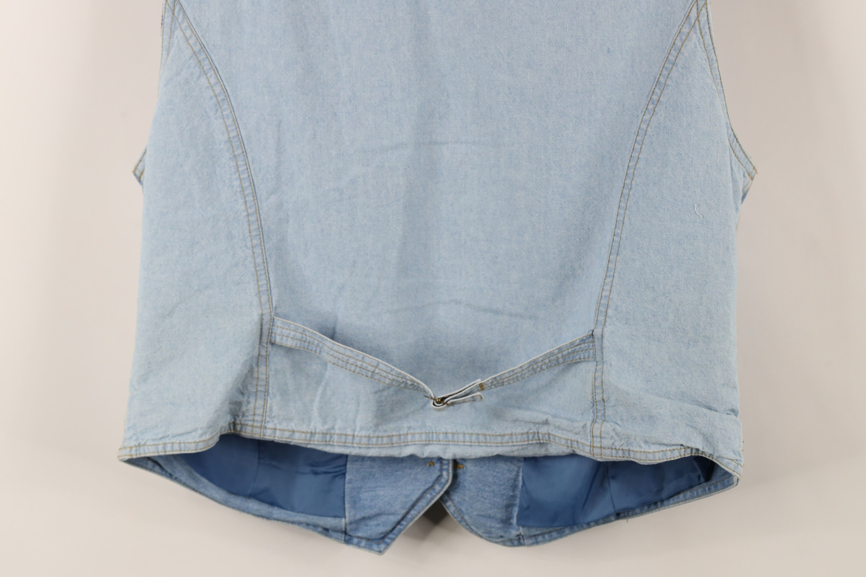 Vintage Vintage 90s Streetwear Embroidered Back Denim Jean Vest Size L / US 10 / IT 46 - 13 Thumbnail