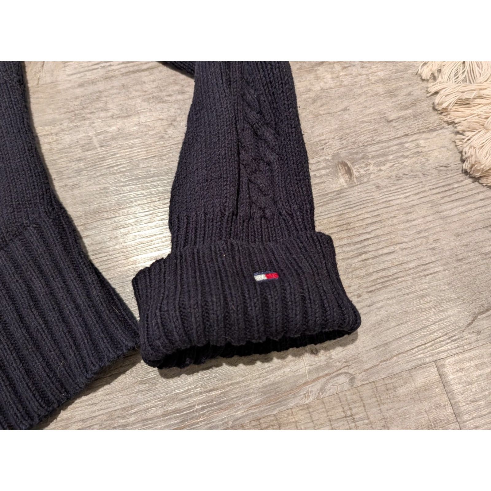 Tommy Hilfiger VINTAGE Tommy Hilfiger Women’s Sweater Full Zip Hooded Cable Knit Black XL Japan Size XL / US 12-14 / IT 48-50 - 5 Thumbnail