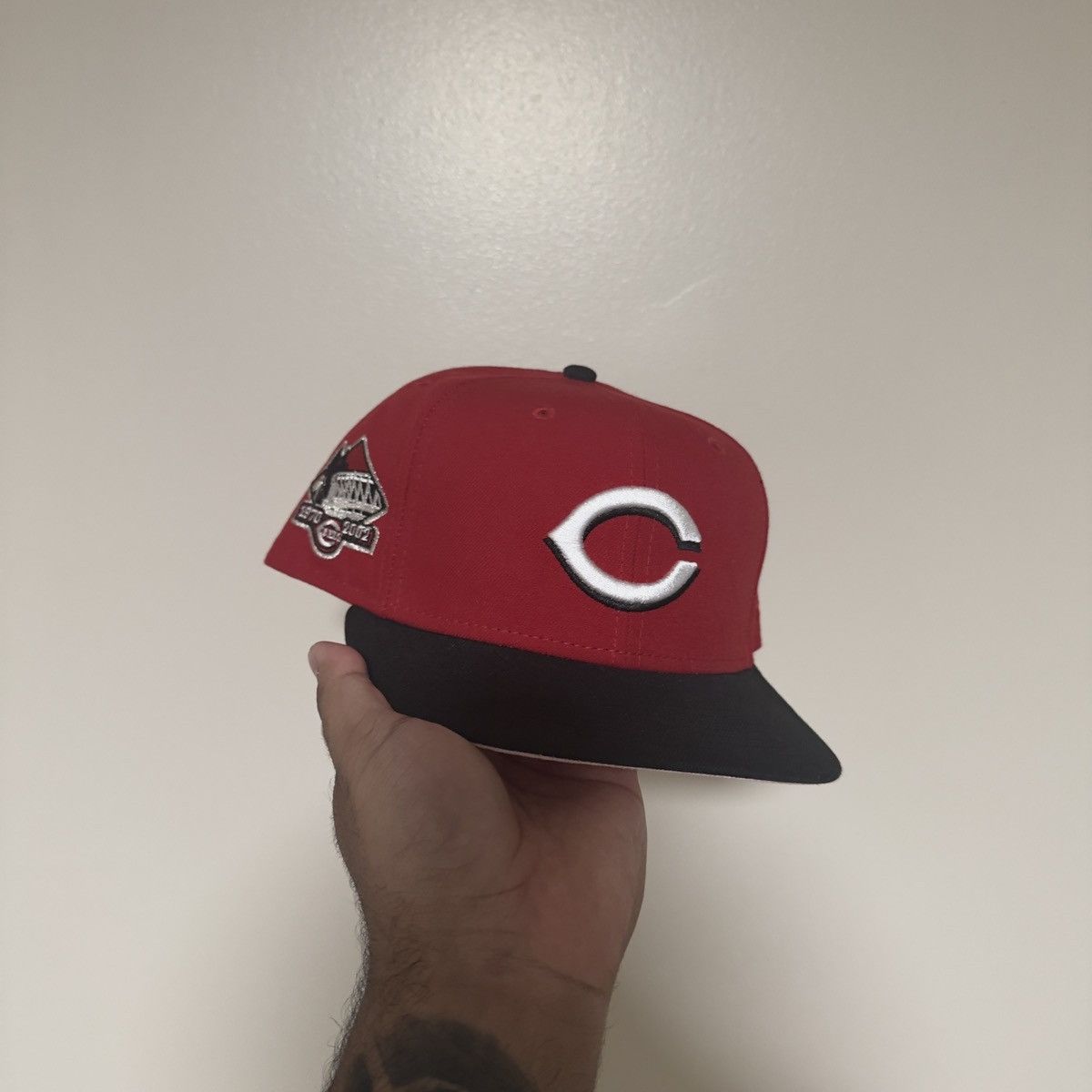 New Era Cincinnati Reds Two Tone PINKY 71/2 Size ONE SIZE - 1 Thumbnail