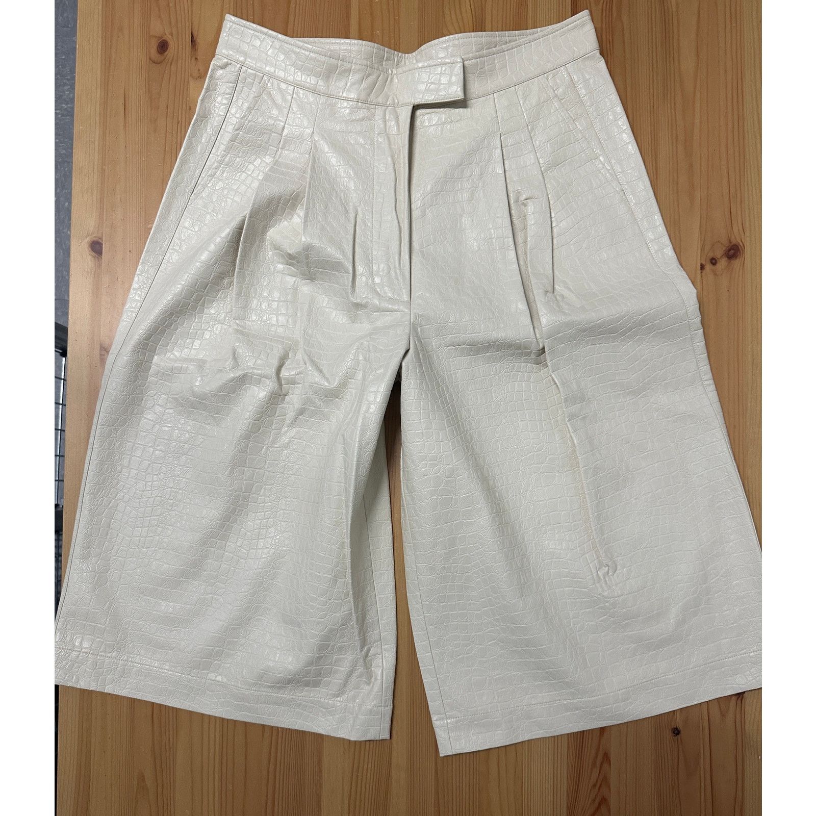 NWT* Anthropologie Stella Nova Harpa Shorts Size 40 / Large
