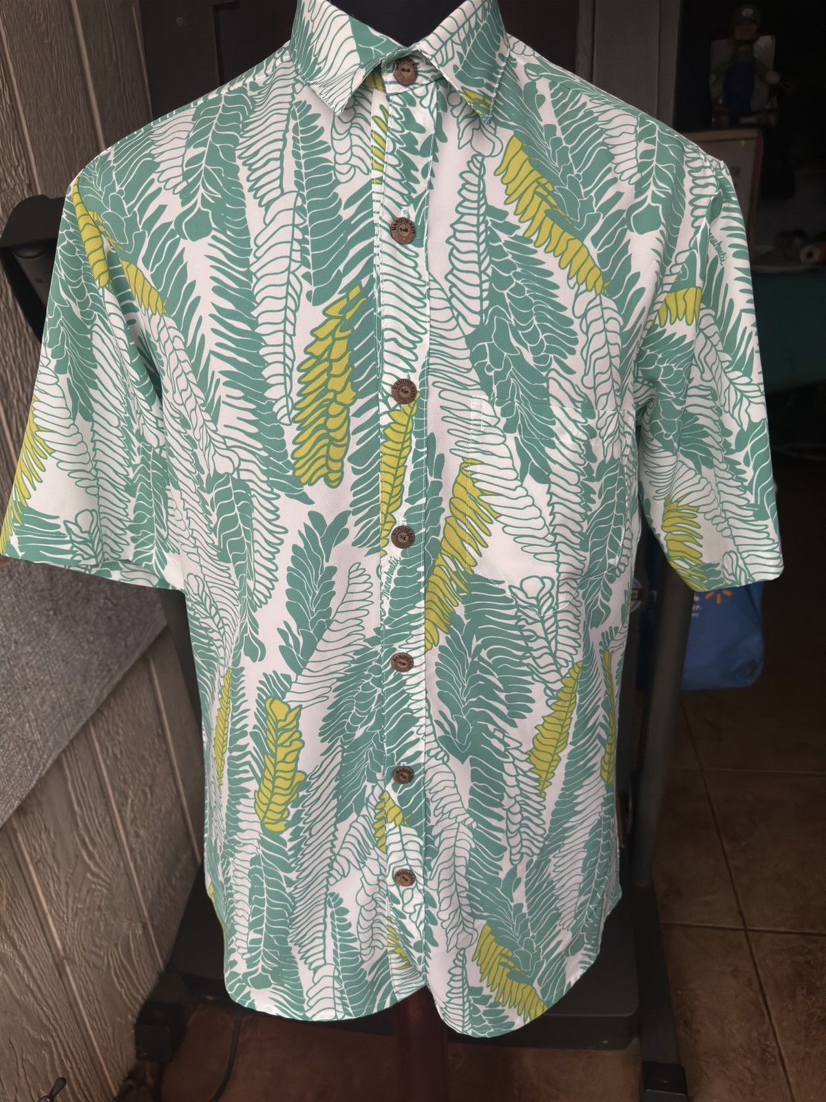 Other NWOT Manuhealii Green/White Hawaiian Full Button Men's M Size US M / EU 48-50 / 2 - 1 Thumbnail