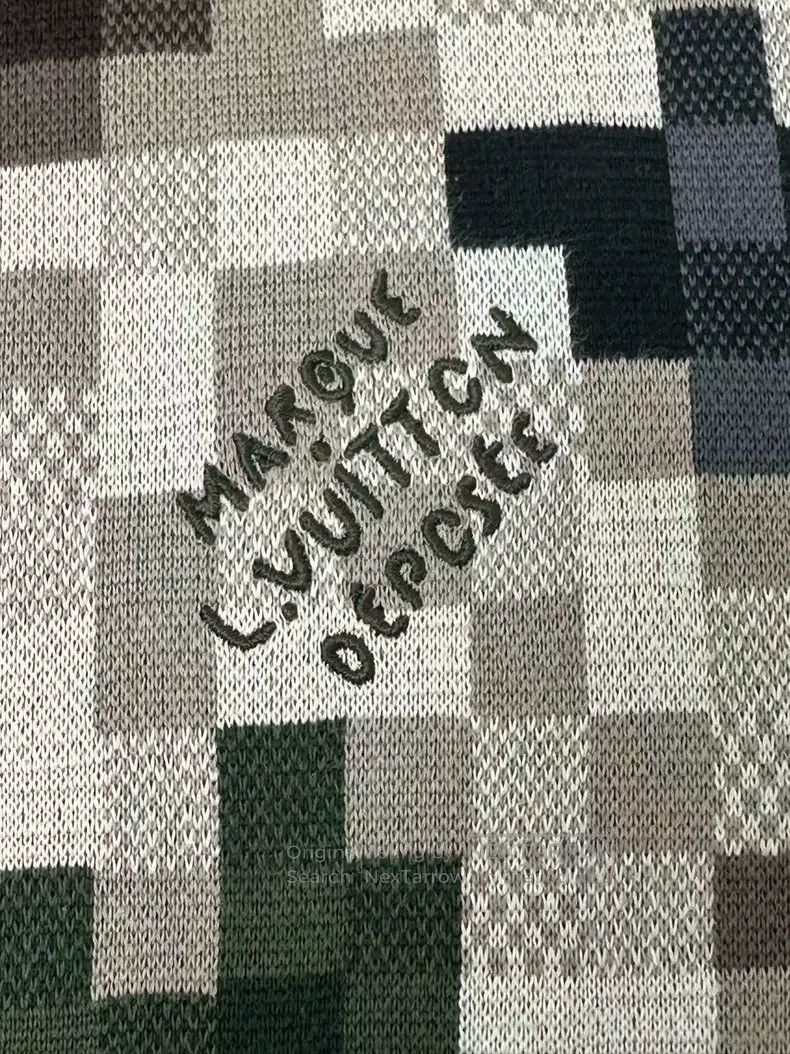 Louis Vuitton Louis Vuitton Camouflage monogram jacquard pattern crew ne Size US S / EU 44-46 / 1 - 3 Thumbnail