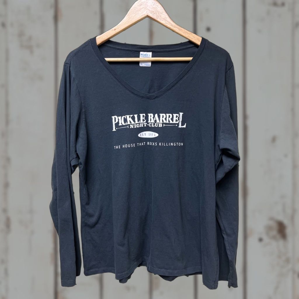 Port & Company Port & Company Women’s XL T-Shirt V-Neck Black Long Sleeve Shirt Bar Pickle Barrel Killington VT Size XL / US 12-14 / IT 48-50 - 1 Thumbnail