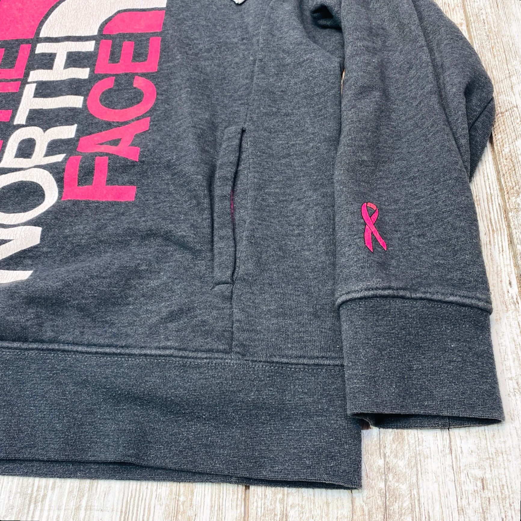 The North Face VINTAGE The North Face Womens Large Hoodie Breast Cancer Awareness Collabe 7543 Size L / US 10 / IT 46 - 4 Thumbnail