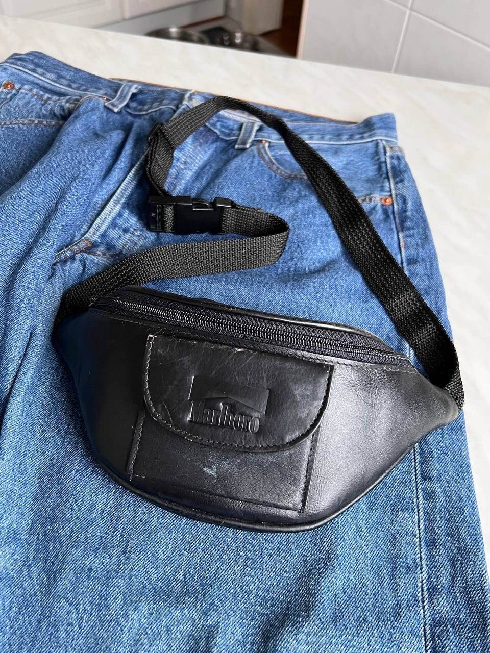 Marlboro × Vintage Vintage 90s Marlboro leather bag messenger black vintage Size ONE SIZE - 13 Thumbnail