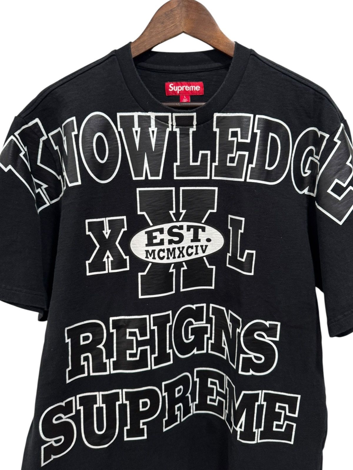 Supreme Supreme Overprint Knowledge Tee Black Size US L / EU 52-54 / 3 - 2 Thumbnail