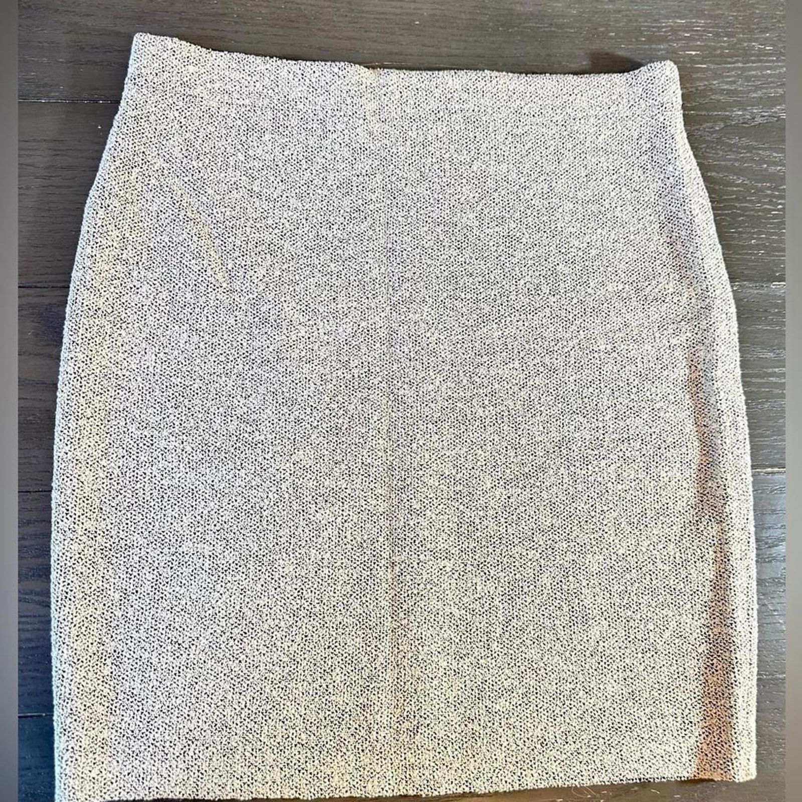 St. John St John Chic Textured Knit Pencil Skirt Size 28" / US 6 / IT 42 - 3 Thumbnail
