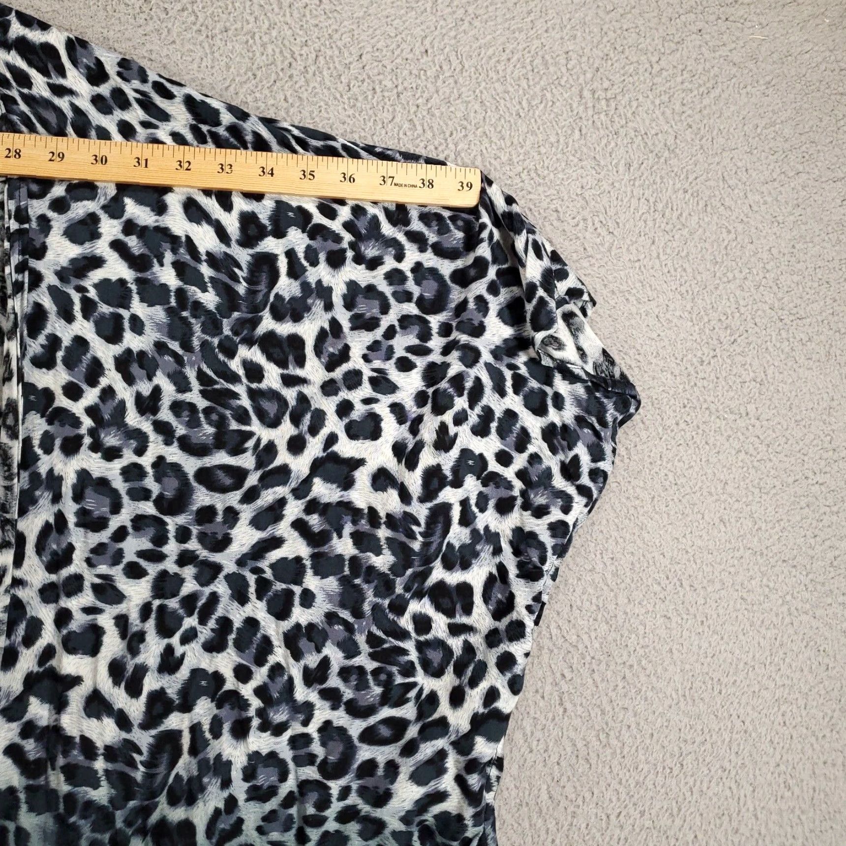 Vintage Boho Cardigan Oversized Medium White Blue Black Leopard Animal Print Open Flowy Size M / US 6-8 / IT 42-44 - 4 Thumbnail