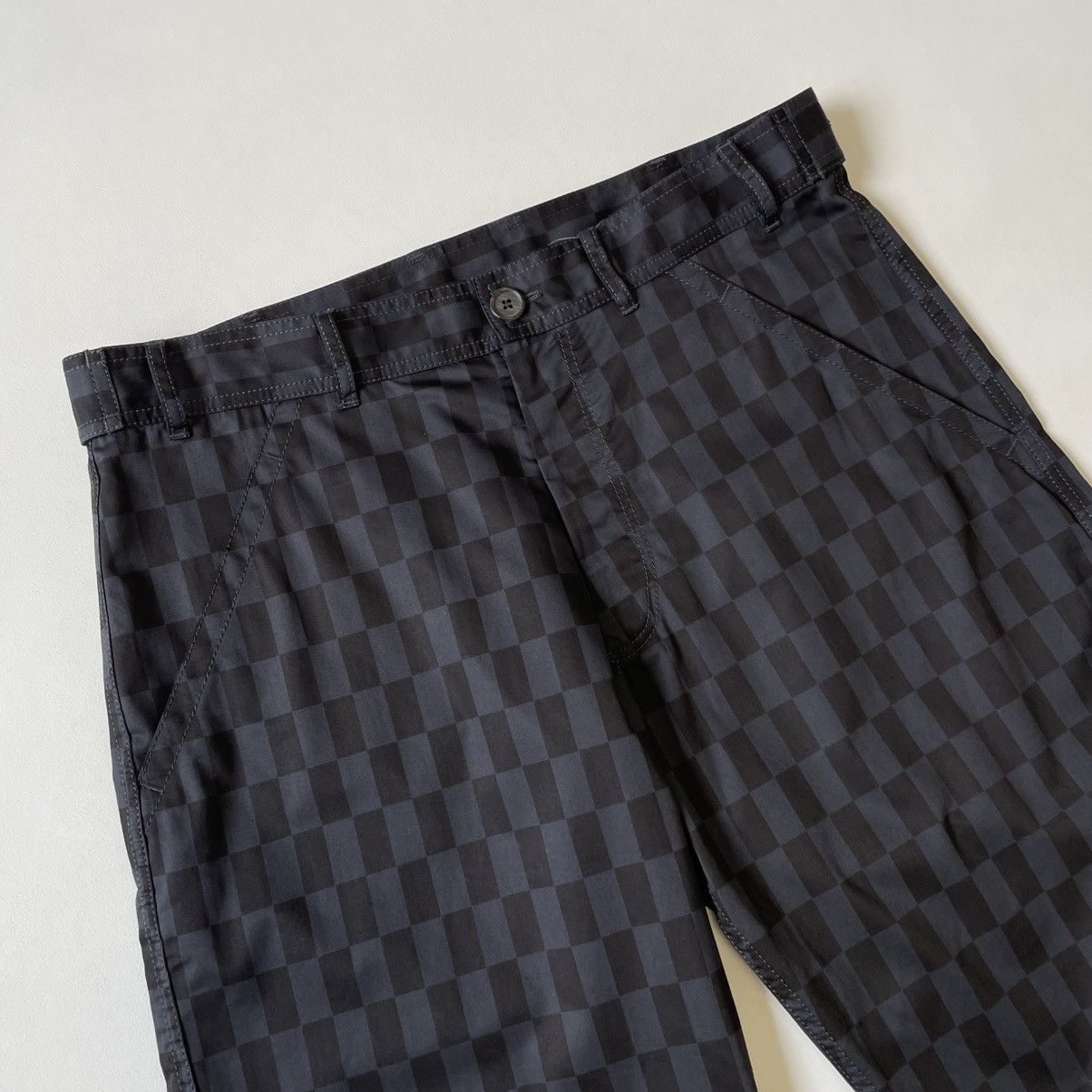 Comme des Garcons ‘Checkerboard Print’ Baggy Utility Shorts Size US 32 / EU 48 - 6 Thumbnail
