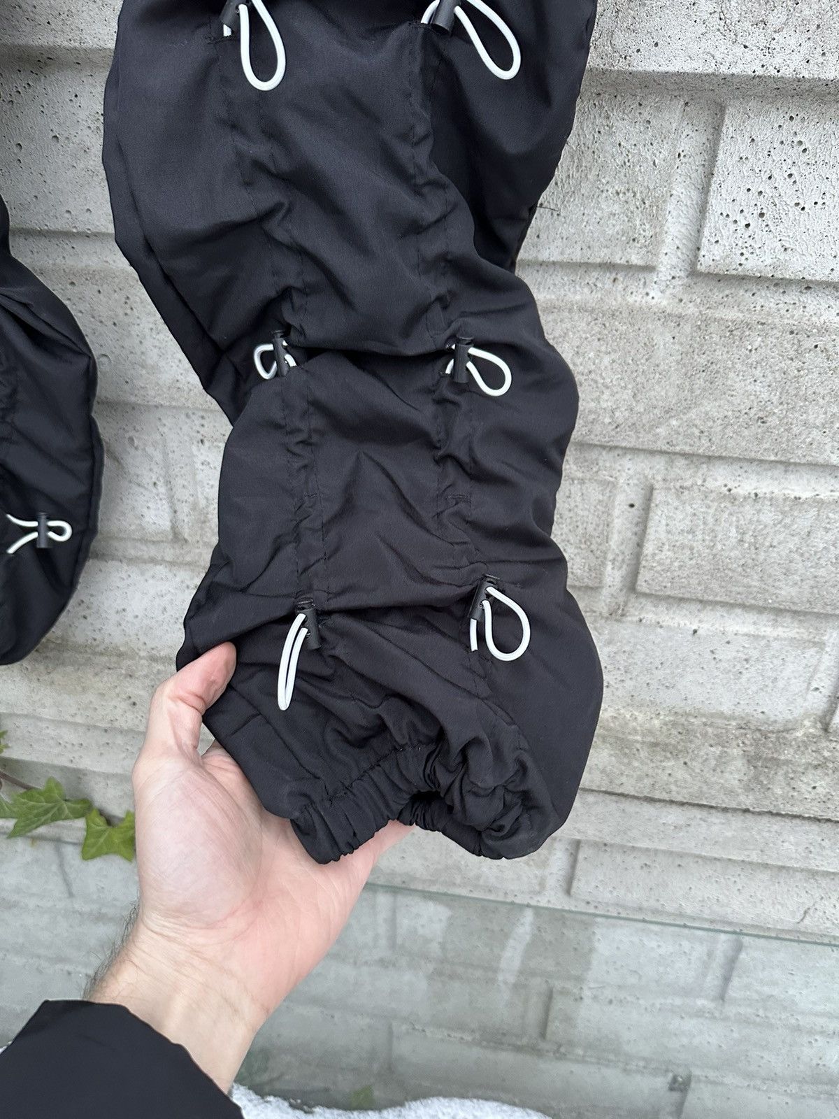 Japanese Brand Cargo pants with cuffs Mnml „Bungee Cord Pants”, size S Size US 30 / EU 46 - 7 Thumbnail