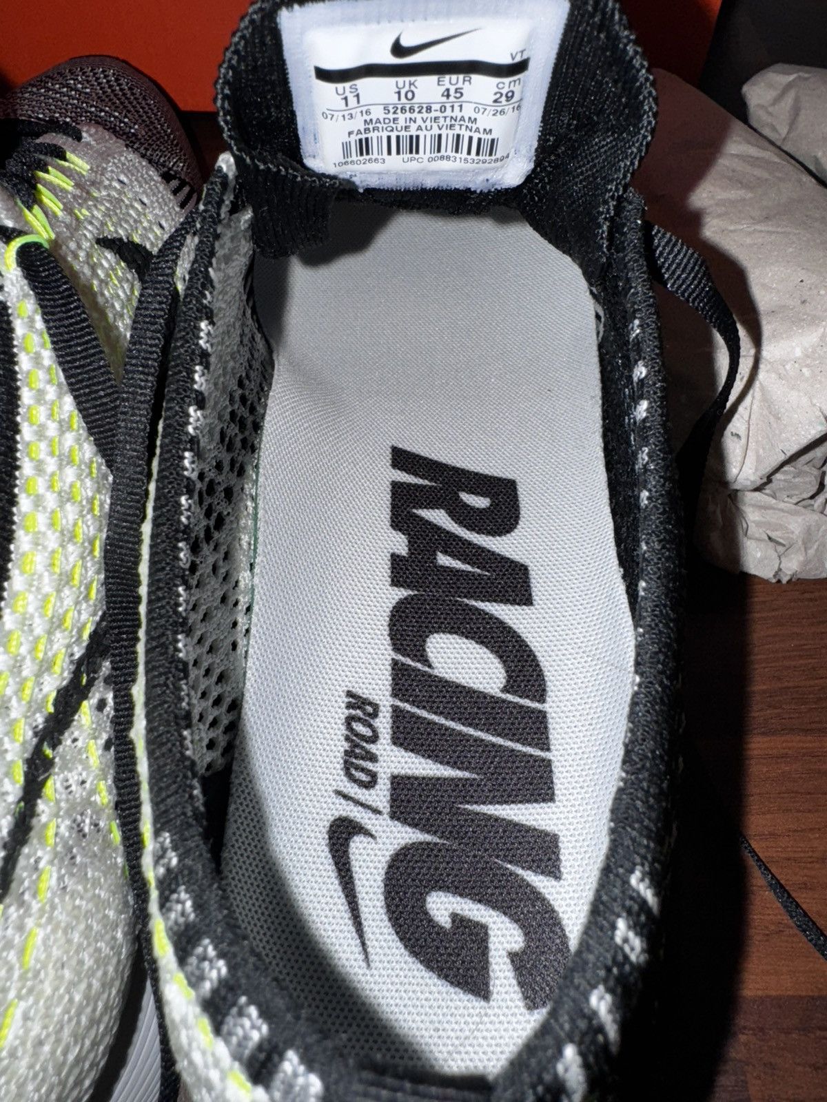 Nike Nike Fly Racer Orca Volt 45 EU / 11 US–NEW– Authentic + Box Size US 11 / EU 44 - 10 Thumbnail