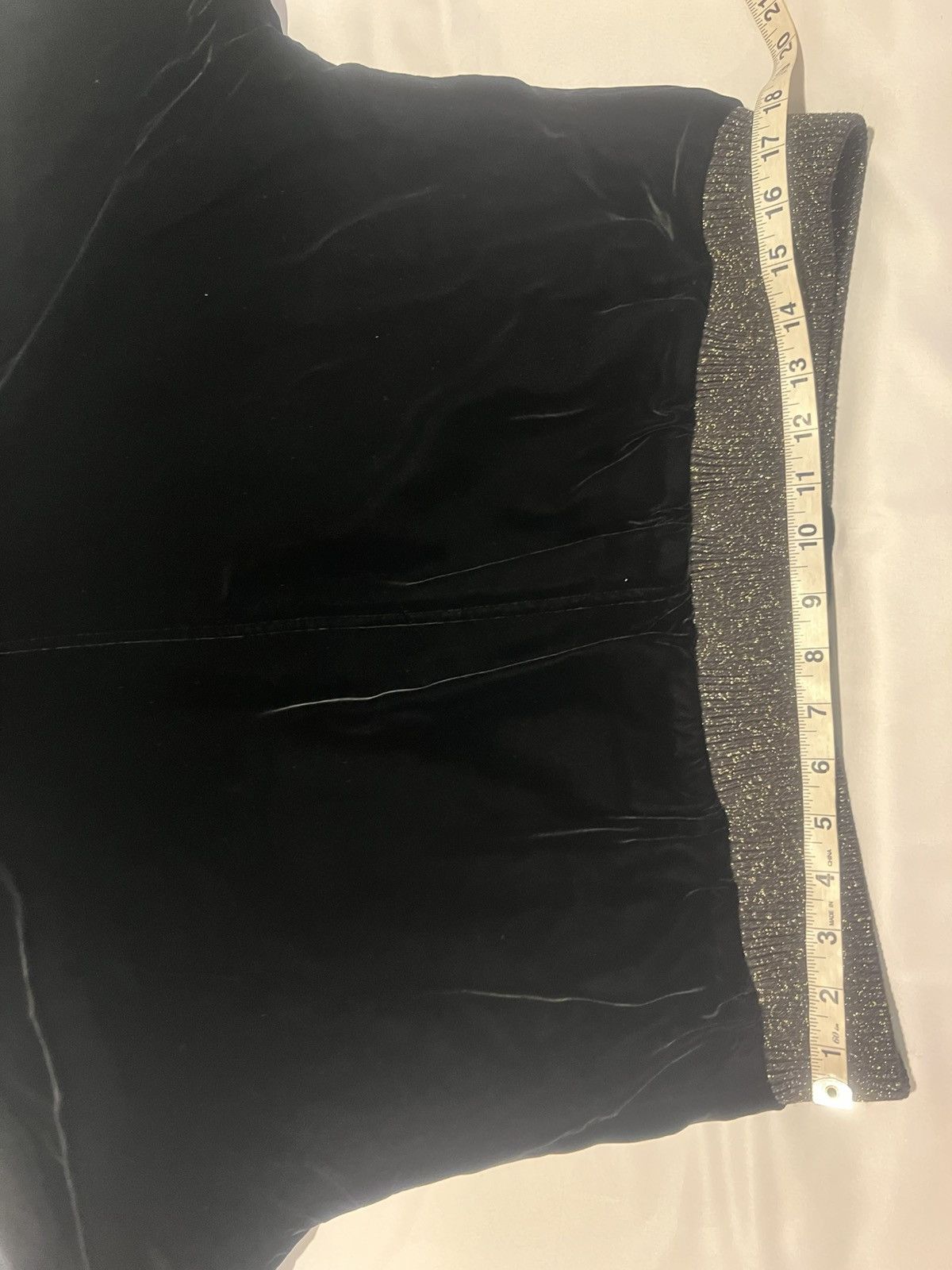 Saint Laurent Paris Saint Laurent velvet hoodie. 50/L. $3290 Size US M / EU 48-50 / 2 - 7 Thumbnail