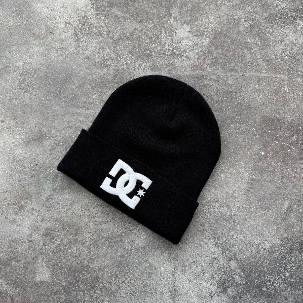 DC DC Vintage Y2K Skater Beanie Hat Size ONE SIZE - 2 Thumbnail