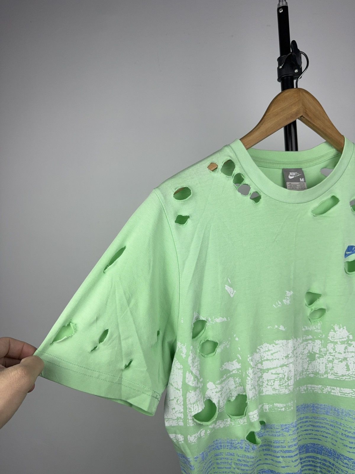Nike 00s Distressed Nike Green Bleached Tee Y2K Destroyed Look Size US M / EU 48-50 / 2 - 4 Thumbnail