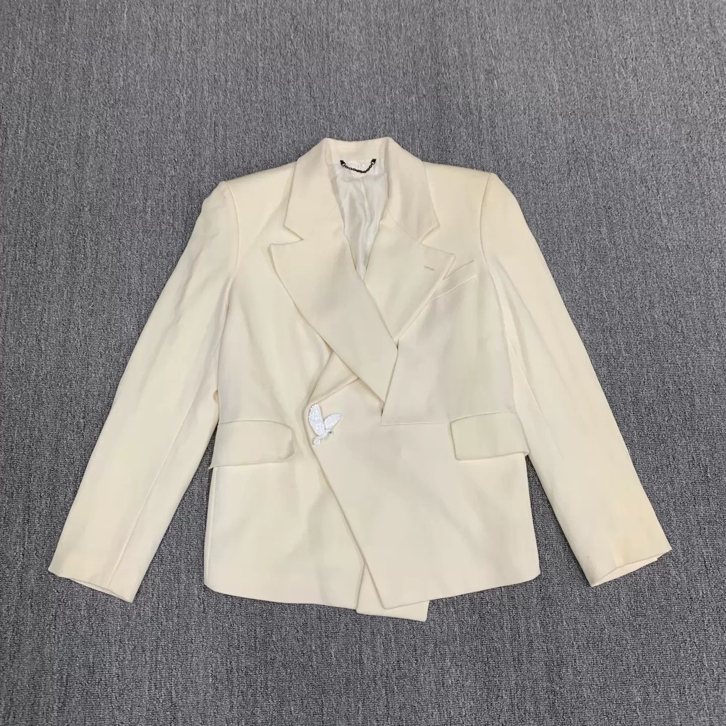 Louis Vuitton Beige Double-Breasted Blazer with Butterfly Accent Size US M / EU 48-50 / 2 - 1 Thumbnail