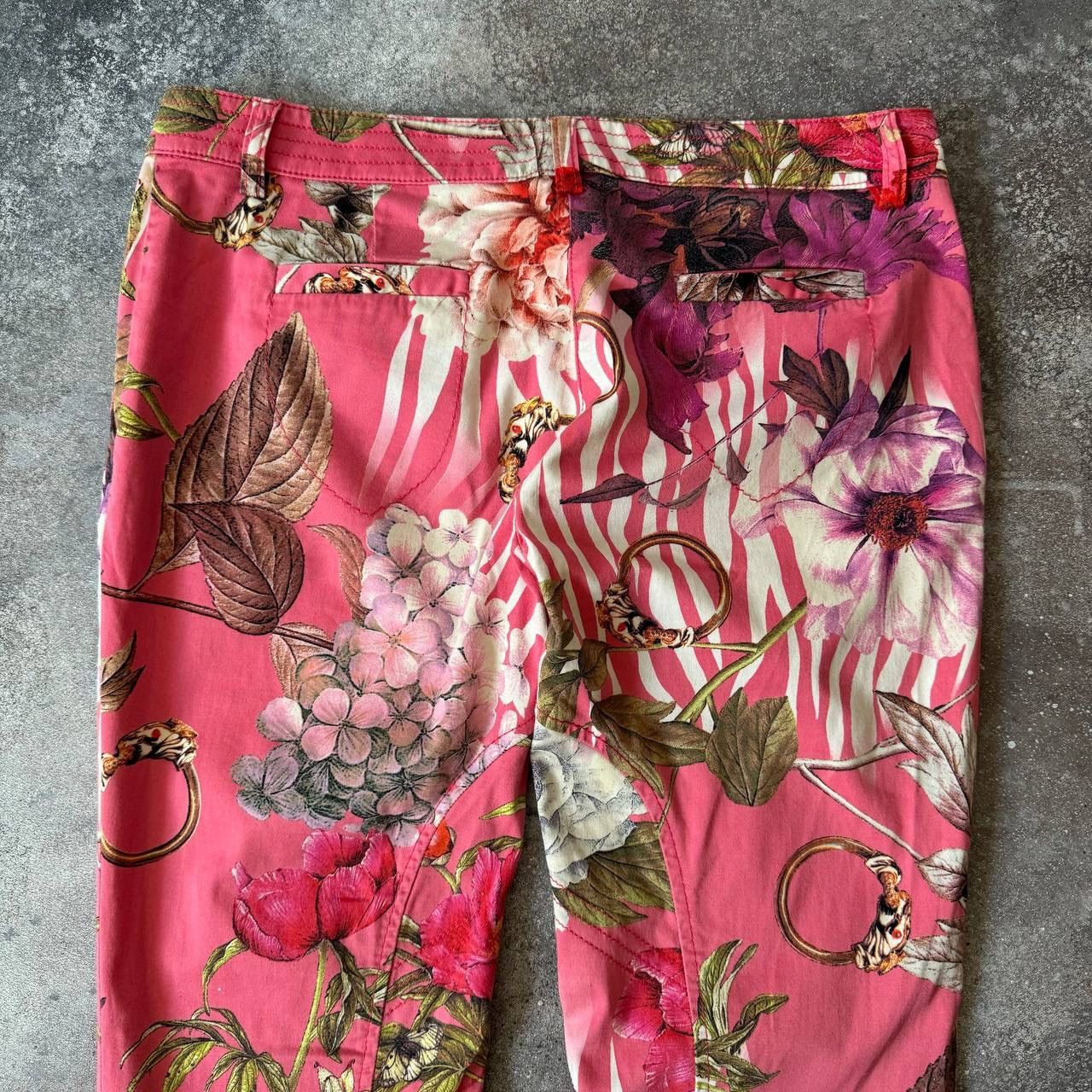 Roberto Cavalli Roberto Cavalli Multicolour Floral Y2K Capri Pants Size 28" / US 6 / IT 42 - 7 Thumbnail
