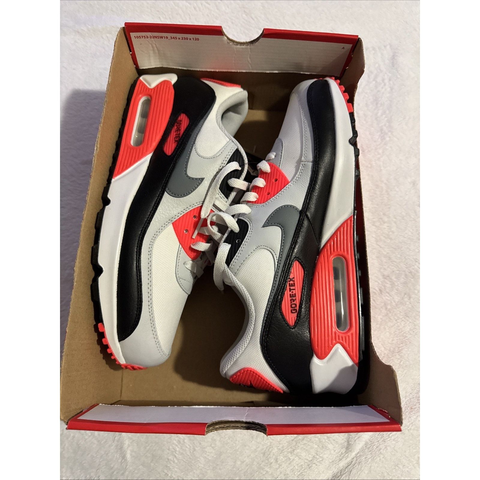 Nike Size 10.5 - Nike Air Max 90 GORE-TEX Infrared Size US 12 / EU 45 - 1 Thumbnail