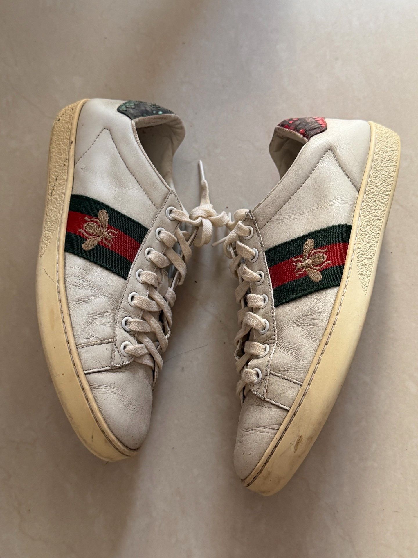 Gucci Gucci Ace White Bee Embroidered Sneakers Size US 5 / EU 37 - 1 Thumbnail