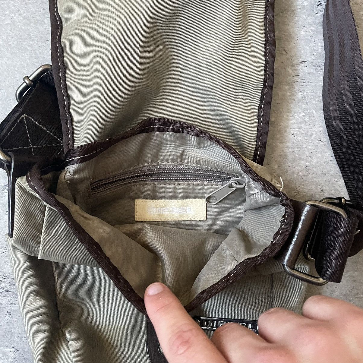 Diesel × Diesel Black Gold × Vintage Vintage Diesel Nylon/Leather Shoulder Messenger Bag Size ONE SIZE - 4 Thumbnail