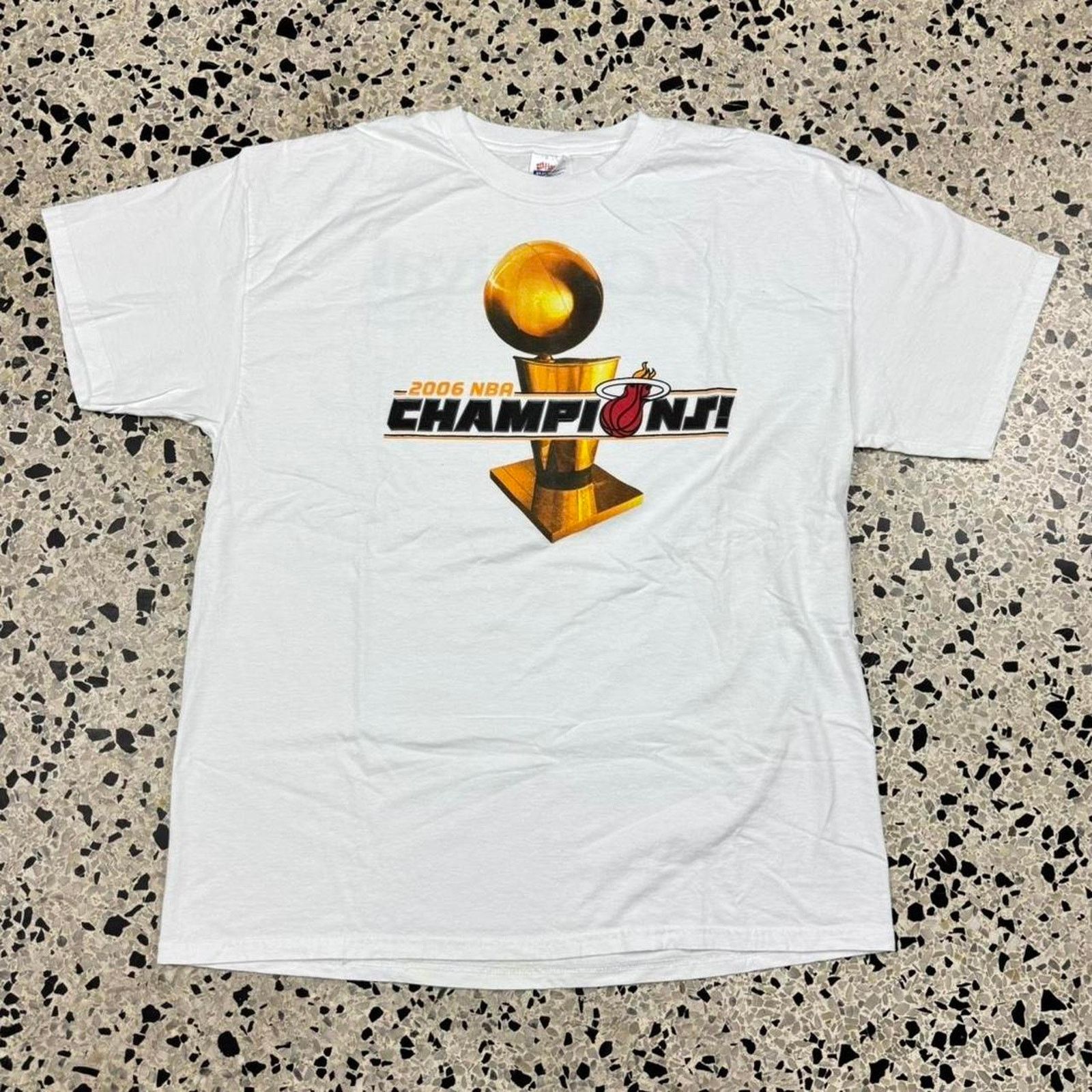 Hanes × NBA × Vintage VINTAGE Y2K MIAMI HEAT 2006 NBA CHAMPIONS CHAMPIONSHIP TEE: Size US XL / EU 56 / 4 - 1 Thumbnail