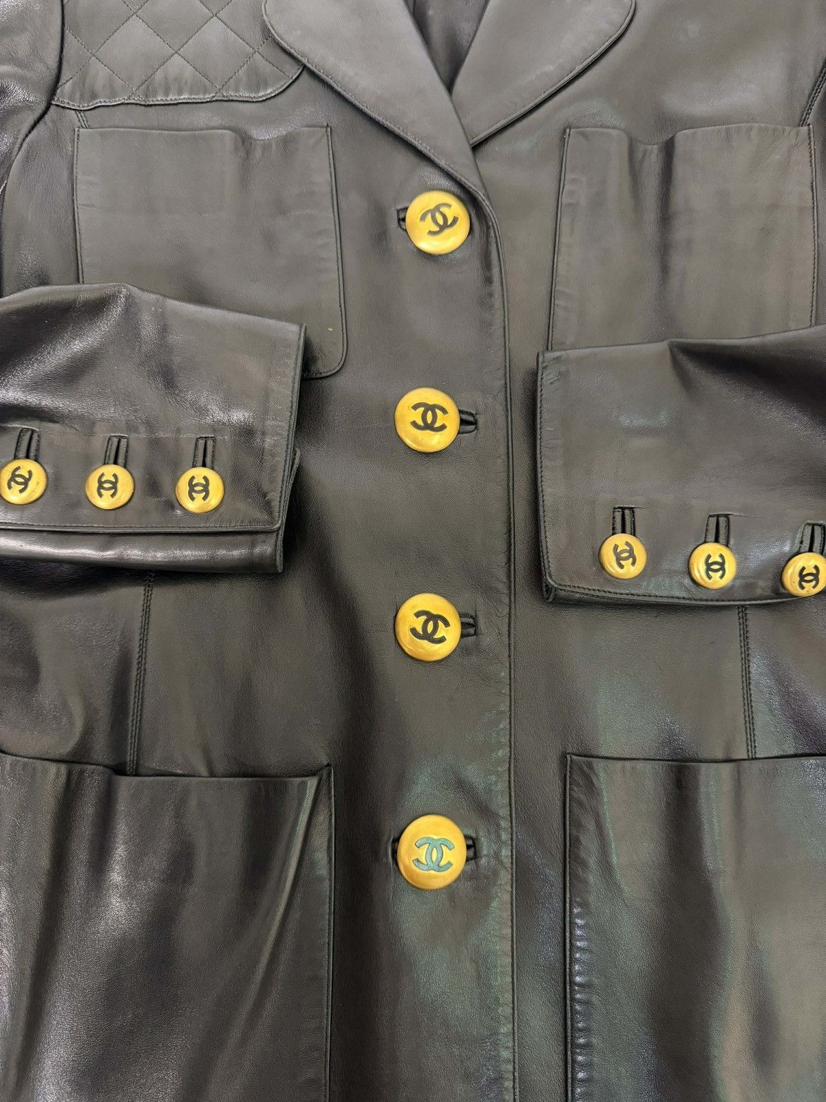 Chanel H/o 5k - Chanel Black Lambskin Leather Jacket FW92/93 Size M / US 6-8 / IT 42-44 - 9 Thumbnail