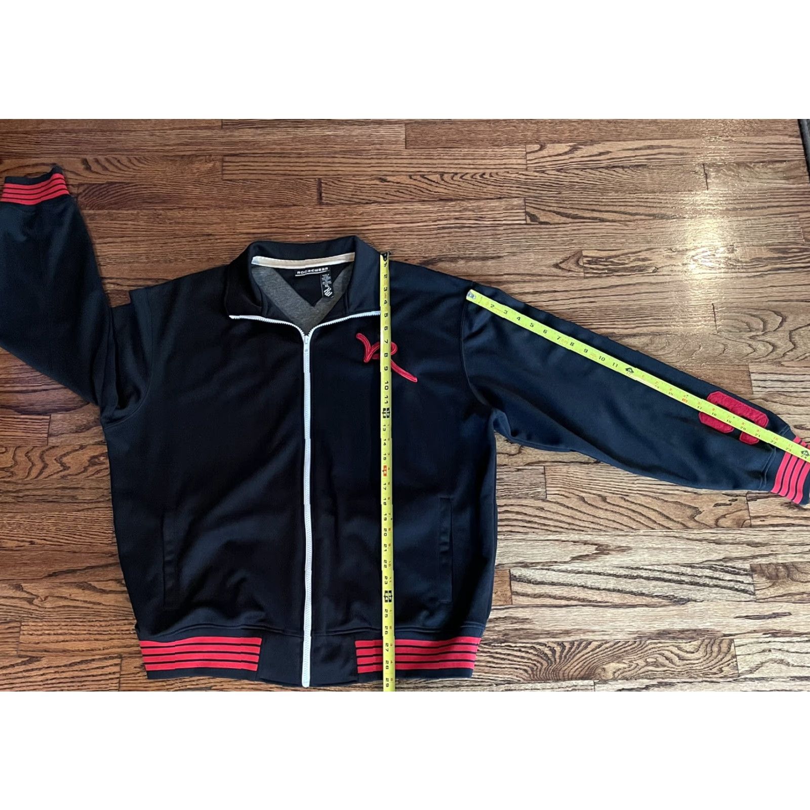 Rocawear Rocawear Track Jacket Zipper Front Pockets Black XL RN#106830 Pre-Owned Size US XL / EU 56 / 4 - 2 Thumbnail