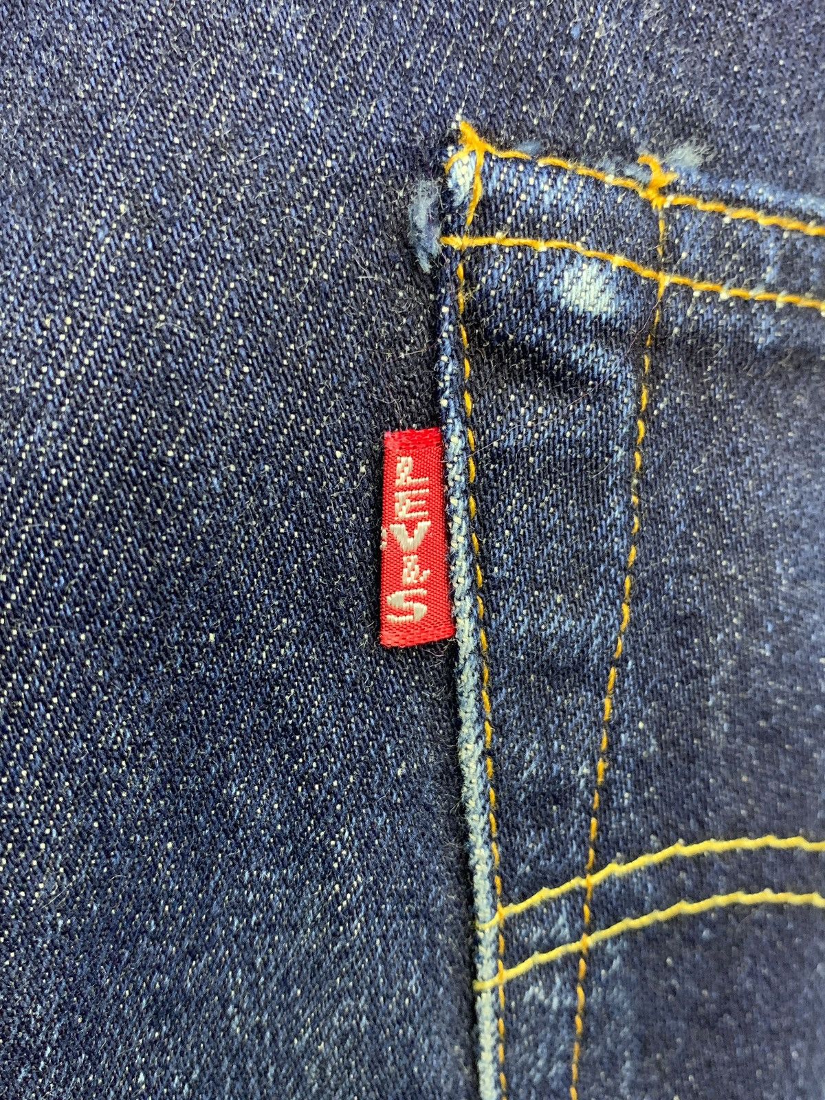 Levi's Vintage 90s Levis 501XX Big E Selvedge Raw Denim Button 555 Size US 29 - 10 Thumbnail