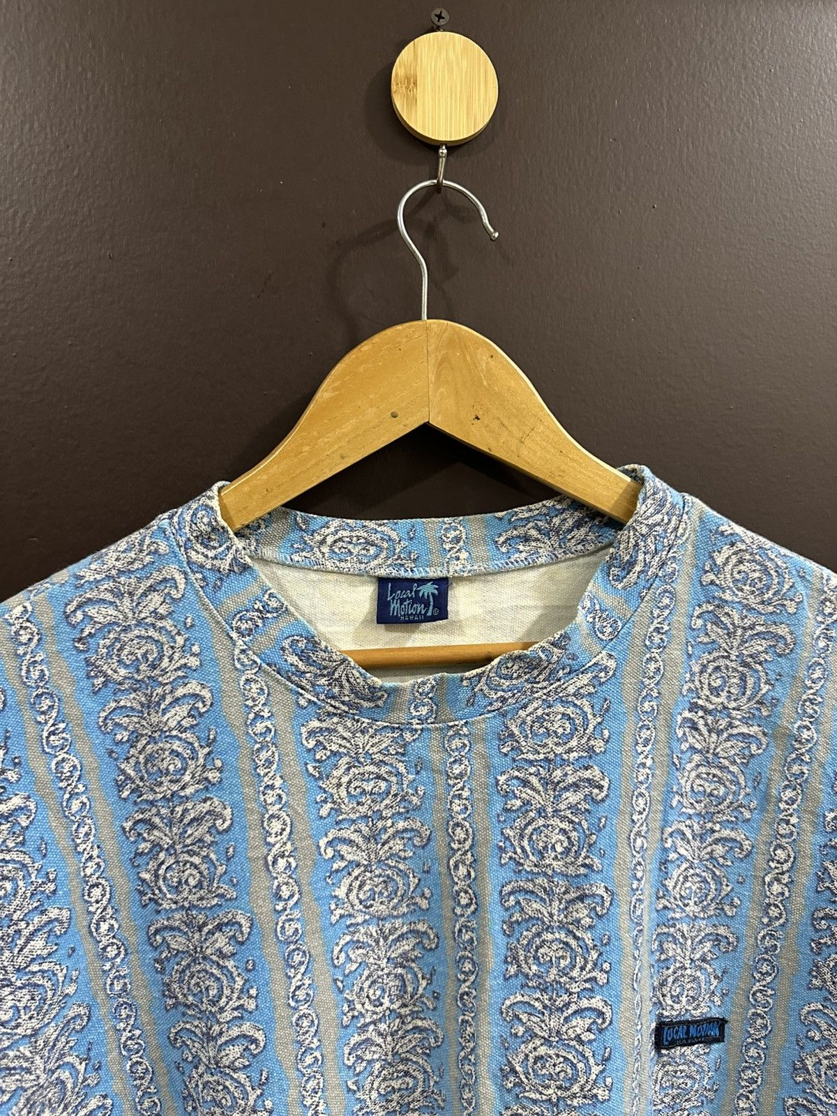 Vintage Vintage 1990 Local Motion Surf Tribal Patterned Tee Size US XL / EU 56 / 4 - 2 Thumbnail