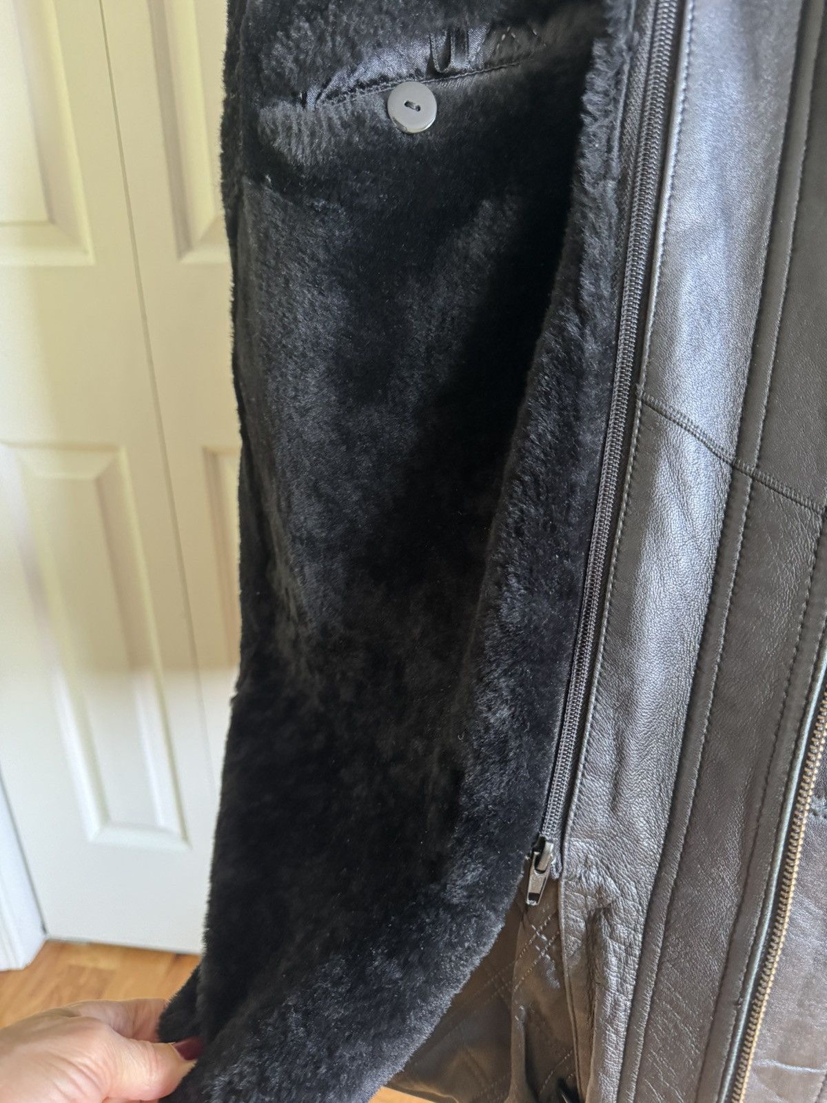 Other IMPERIO Men’s Black Leather/Shearling Jacket 50/L EUC Size US L / EU 52-54 / 3 - 6 Thumbnail