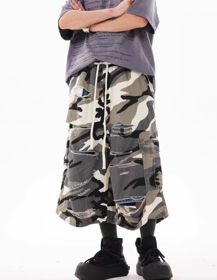 Designer × Japanese Brand Multi-pocket Camouflage Shorts Calf-length Size US 36 / EU 52 - 5 Thumbnail