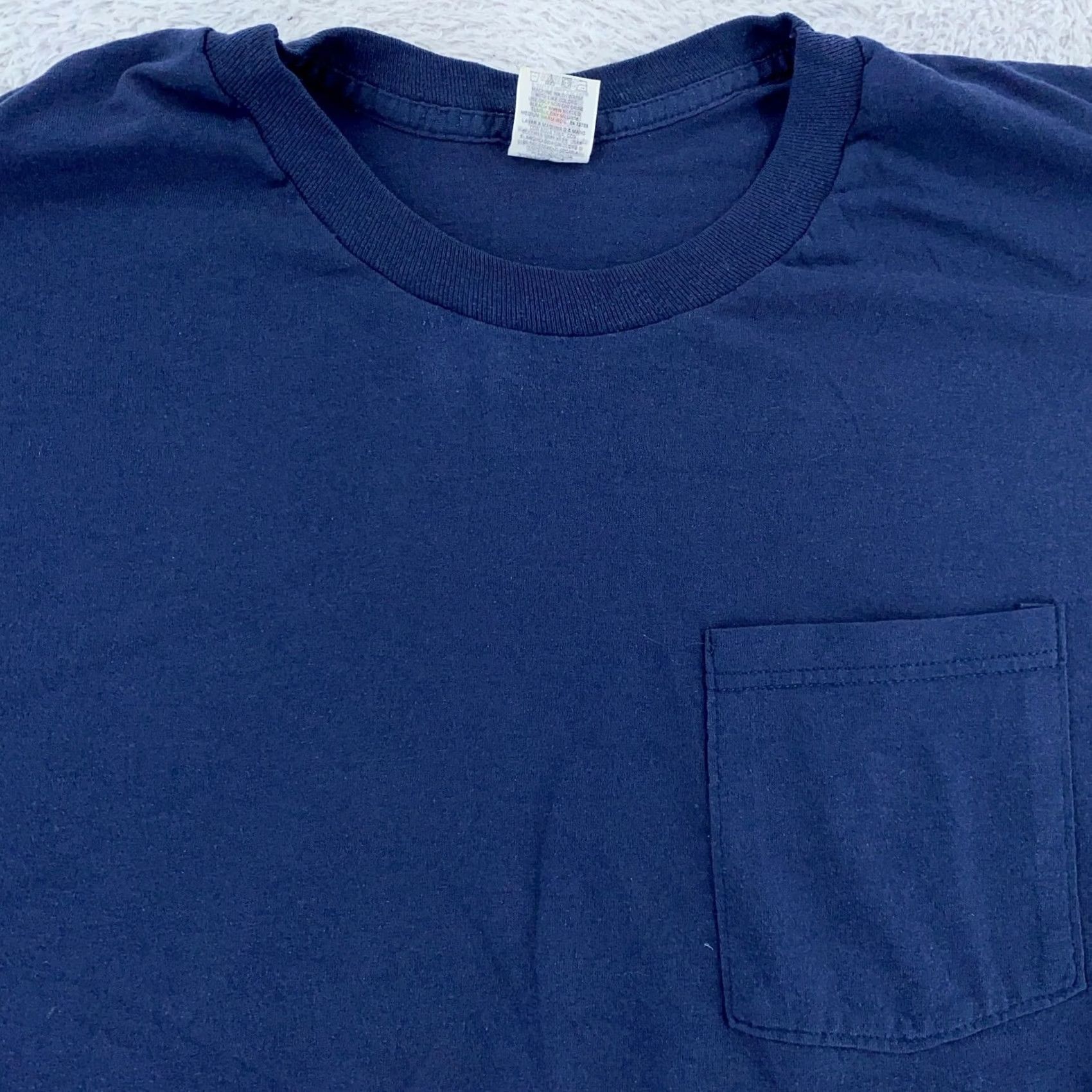 Fruit Of The Loom Vintage Fruit of the Loom Navy Blue Pocket T-Shirt Mens L/XL Crew Neck Short Sleeve Cotton Blend Solid with Pocket Size US L / EU 52-54 / 3 - 2 Thumbnail