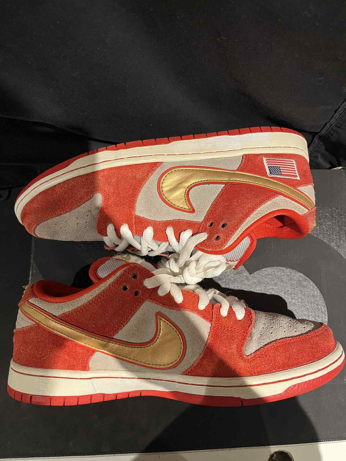 Nike Nike SB Dunk Lows “Bad Boys” Size US 8.5 / EU 41-42 - 1 Thumbnail