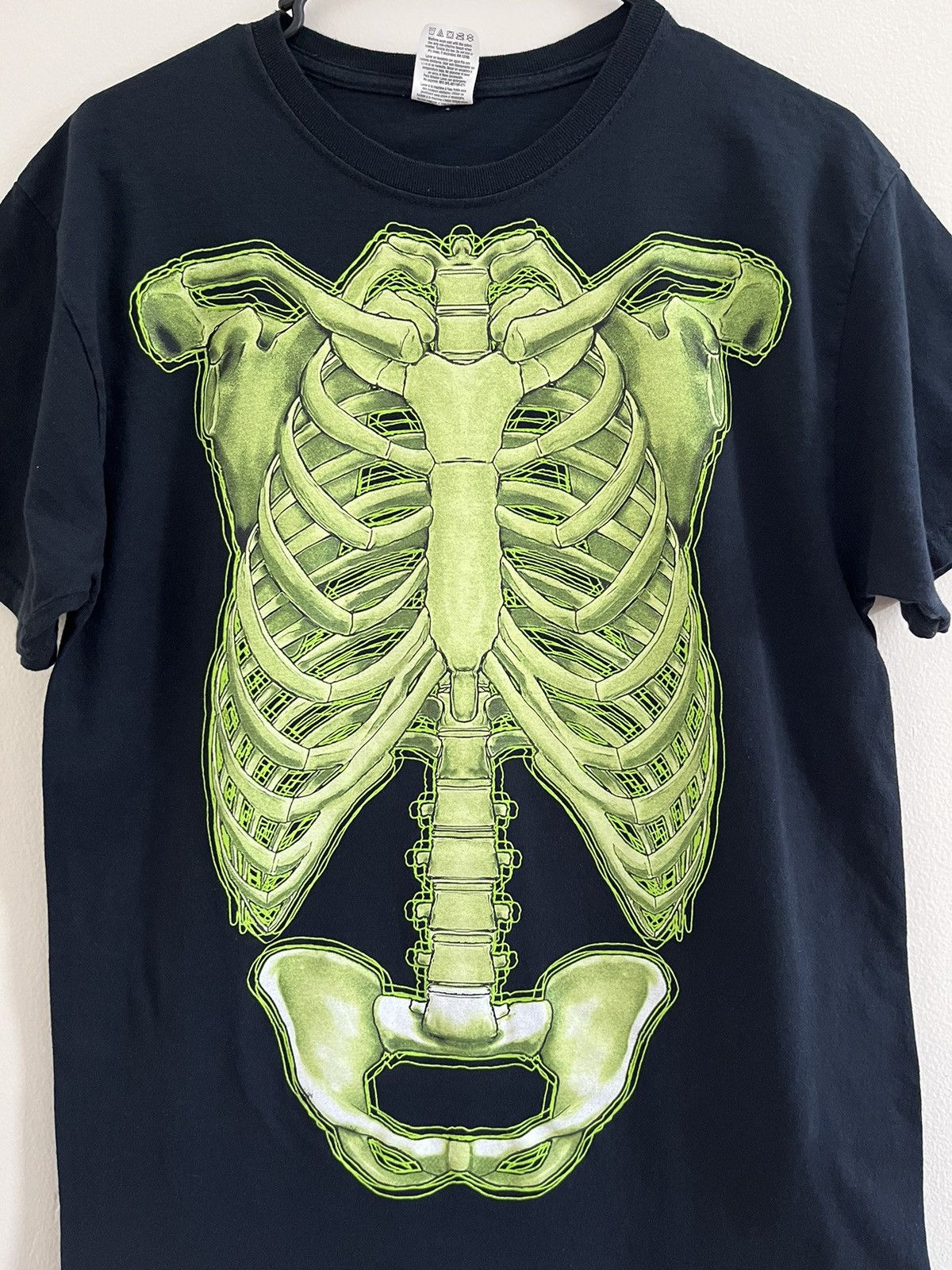 Vintage Vintage Glow In The Dark "Skeleton" T-Shirt Size US M / EU 48-50 / 2 - 2 Thumbnail